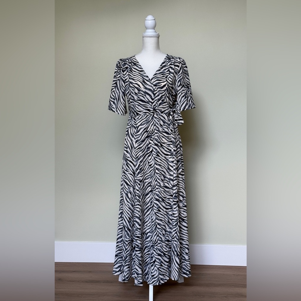 Elegant Zebra Pattern Maxi Dress